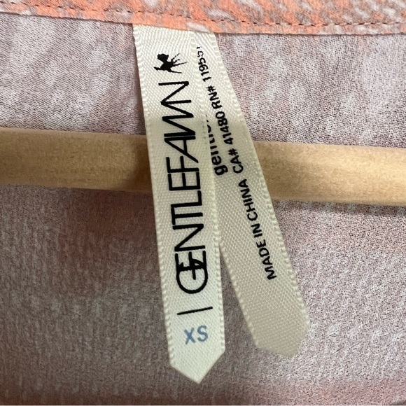 Peach Lace High Low Top - Picture 7 of 8